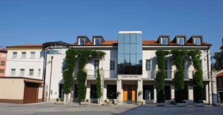 Knjižnica Makse Samsa